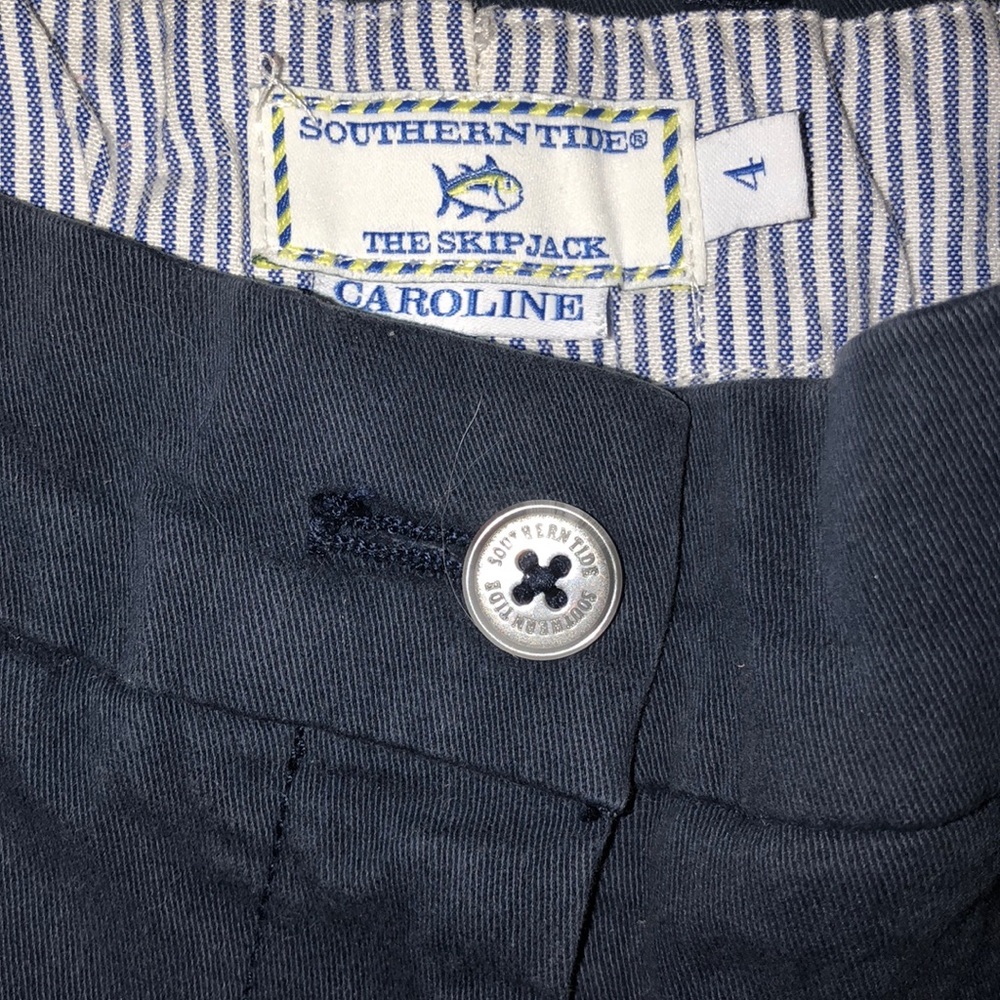 Navy blue size 4 Southern Tide shorts